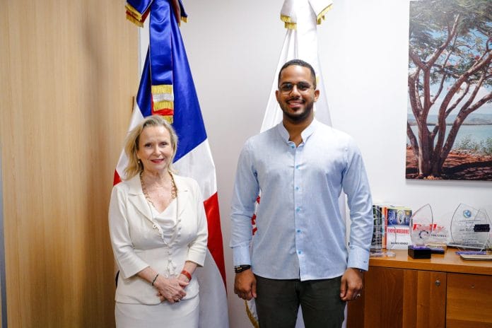 Ministerio de la Juventud y UNESCO anuncian alianza de cooperación internacional