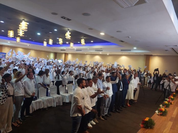 Partido de Integración Nacional y País Posible firman acuerdo electoral para sellar reelección Abinader