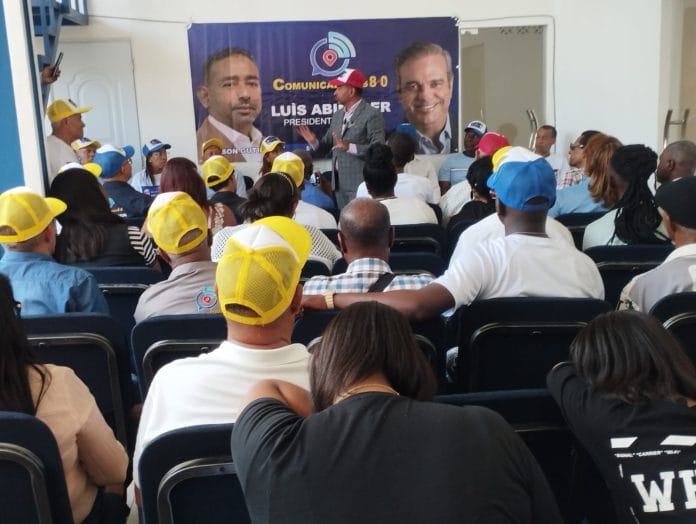 Comunicadores 8.0 Luis Abinader presidente juramenta nuevos miembros en SPM