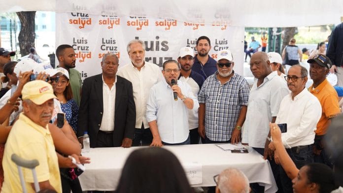 Guillermo Moreno promete garantizar un seguro universal de salud para todos los dominicanos