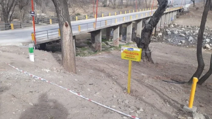 Una mujer muere al derrumbarse un puente en Rusia