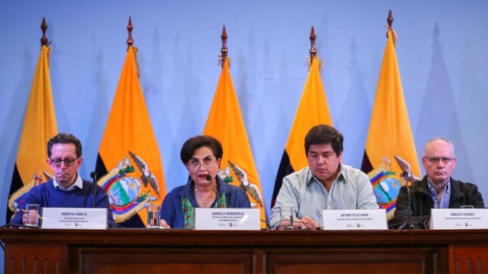 Ecuador justifica la irrupción en la Embajada de México aludiendo lucha contra la corrupción