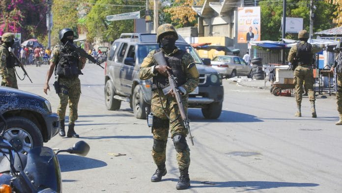 Haití extiende toque de queda nocturno a causa de la violencia; continúan las evacuaciones
