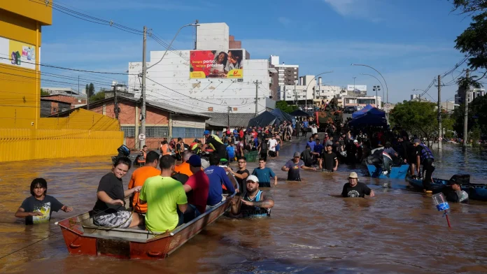 Catastróficas inundaciones dejan al menos 100 muertos en Brasil