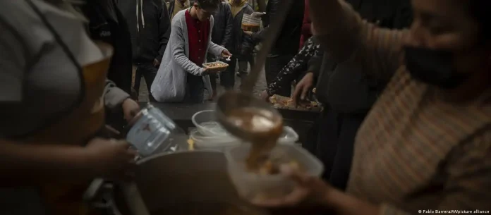 Casi la mitad de la población de Argentina vive en pobreza