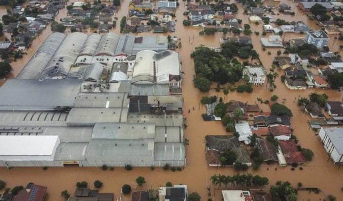 Aumenta a 40 el número de muertos al sur de Brasil por inundaciones