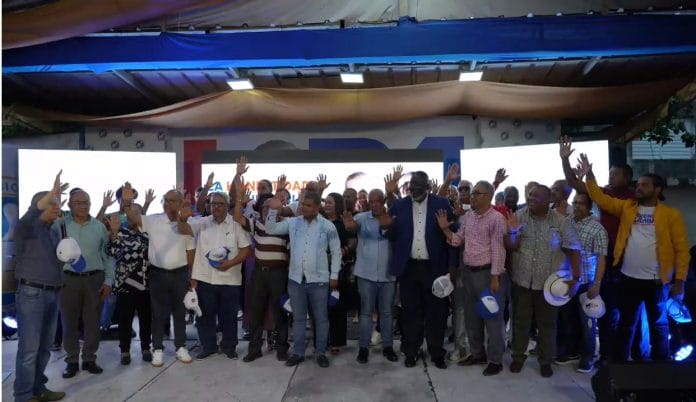 Juramentan frentes deportivo y cultural del movimiento Manuel con Luís