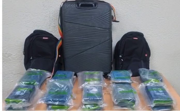 Incautan 20 paquetes presumiblemente cocaína en Aeropuerto de Punta Cana