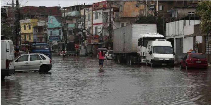 Aumentan a 24 los muertos por las lluvias en el sur de Brasil