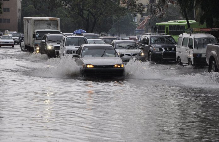 ¡Ande con paraguas y tome precaución! Beryl producirá mucha agua a partir de este martes
