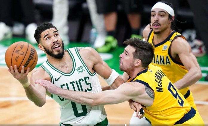 Boston se lleva el primero de la serie al ganarle a Indiana en tiempo extra