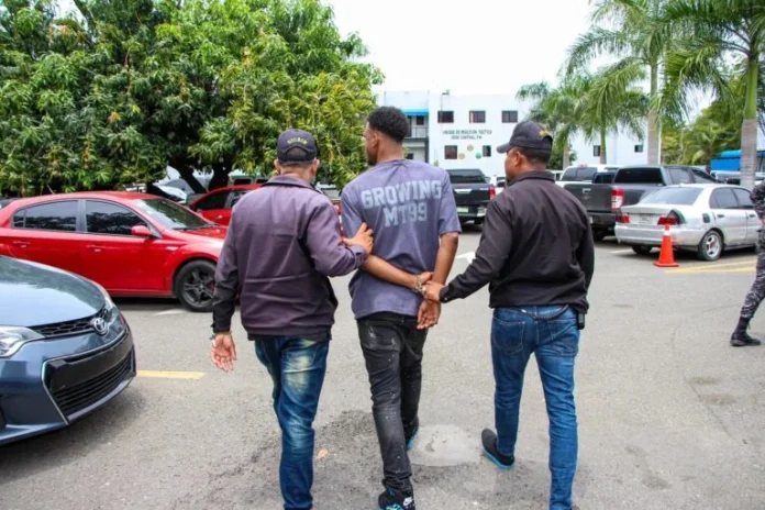 Se entrega “La Jota”, integrante de banda que asaltó negocio en Capotillo