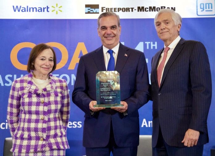 Abinader recibe premio Chairman’s Award for Leadership in the Américas