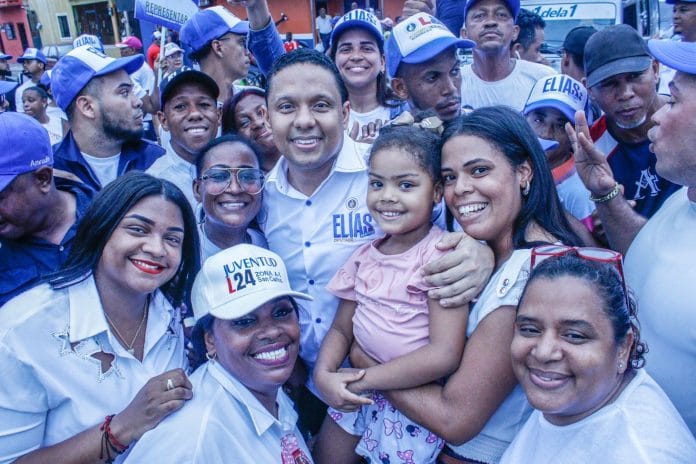 Diputado Elías Matos realiza mano a mano en el sector San Carlos del DN