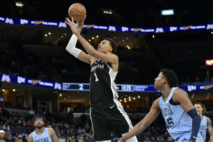 Wembanyama, primer novato en el equipo ideal defensivo de la NBA
