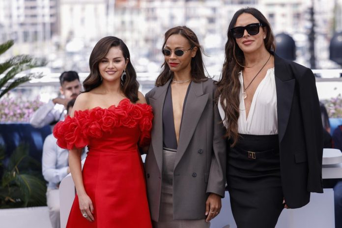 Zoe Saldaña galardonada en Festival de Cannes por su participación en «Emilia Pérez»