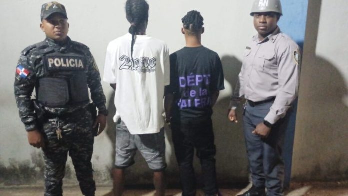 Apresan tres de cuatro antisociales por atraco a mano armada en Sabana Perdida