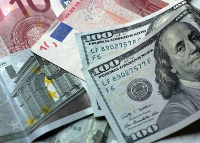 El euro cae hasta los US$1.069 tras mantener la Fed los tipos de interés