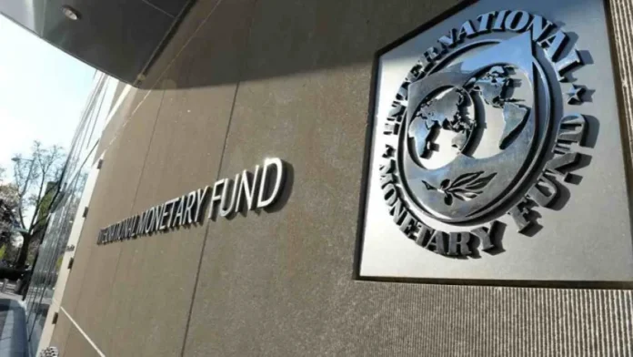 El FMI alerta a Francia de que el déficit en 2027 será del 4.9% del PIB