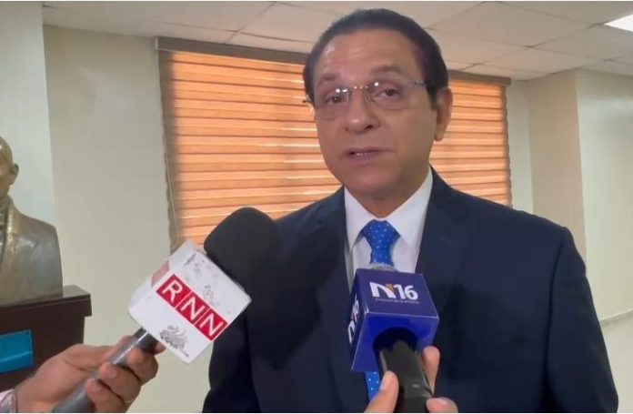 Exministro de Salud Daniel Rivera exhorta evitar aguas estancadas por el dengue