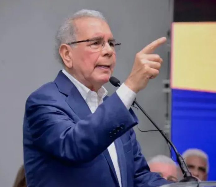 Danilo llama militancia a trabajar echando a un lado 