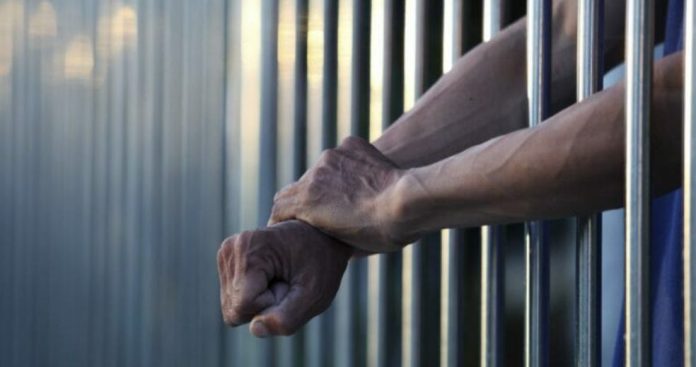 Veinte años de prisión para hombre que mató su padrastro en San Pedro de Macorís