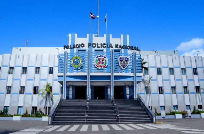PN instruye a sus agentes a nivel nacional para dar apoyo ante posible paso de huracán “Beryl”