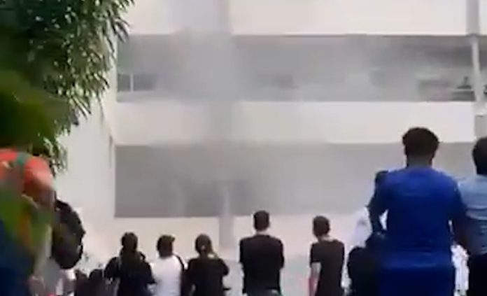 Conato de incendio afecta edificio de UTESA en Santiago