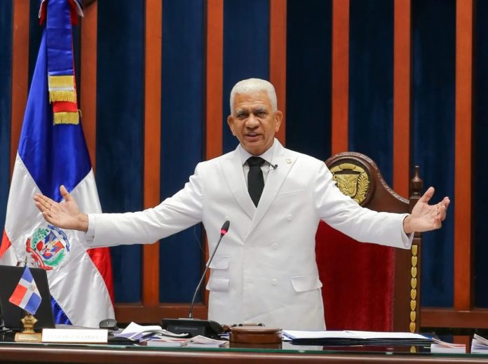 Presidente del Senado es víctima de hackeo; ciberdelincuentes solicitan transferencias utilizando su WhatsApp  