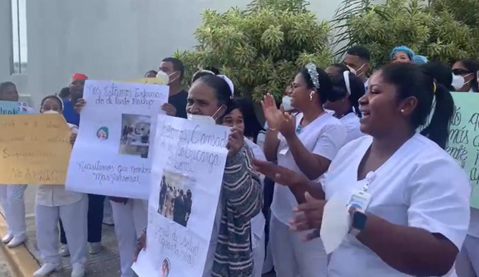 Enfermeras paralizan hospital Dr. Mario Tolentino por maltrato al personal