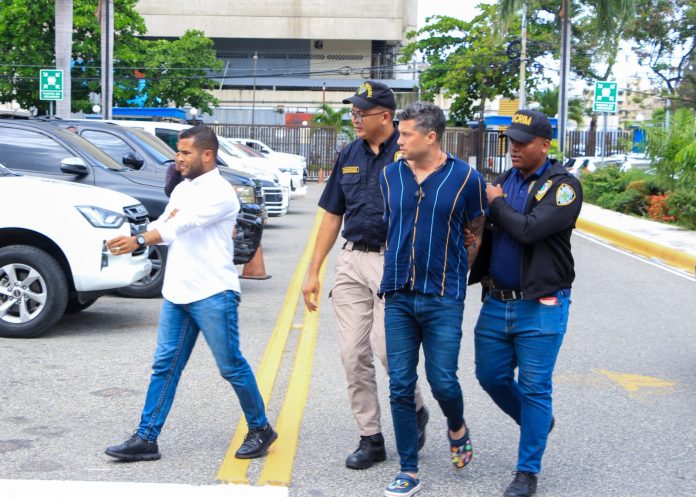 Trasladan desde Punta Cana a sede de la Policía a Jose Luis Estrella implicado en asalto sucursal Banco Popular