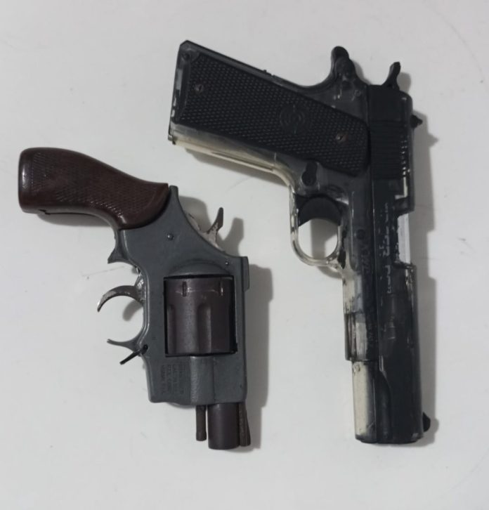 Ocupan distintas armas de fuego y recuperan motocicleta robada en Villa Mella, SDN