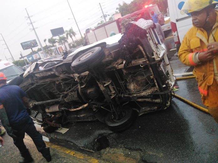911 coordina asistencia en accidente ocurrido en av. JFK con Lope de Vega, DN