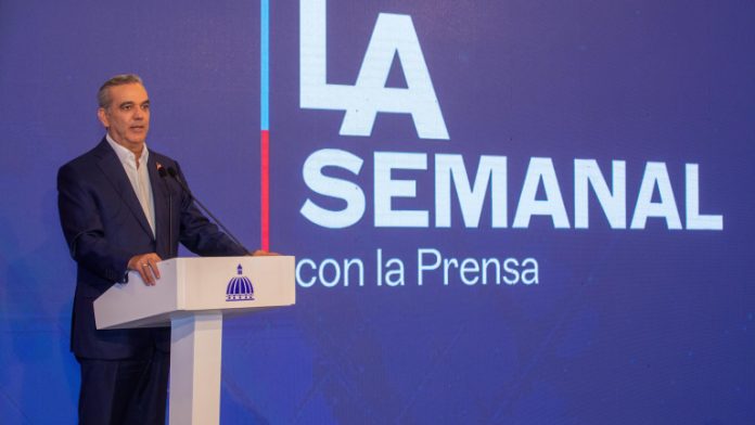 Abinader se refiere a movimientos en instituciones: “son normales”