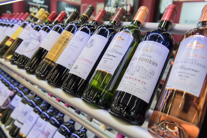 Miembros de Rivlas resaltan aportes de la industria alcohólica a la economía, ante posible reforma fiscal