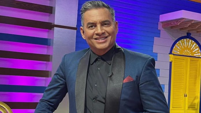 Daniel Sarcos se pronuncia sobre la situación en Venezuela y reafirma su postura a favor de la democracia