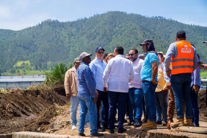 Gobierno asiste a familias afectadas por las lluvias en Constanza