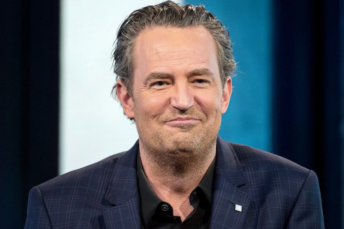 Madre de Matthew Perry acusa a exasistente de traición antes de su sentencia por caso de ketamina