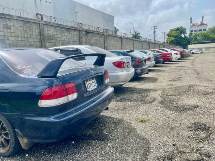 Policía Nacional frustra carrera clandestina en Santiago y detiene a 40 personas