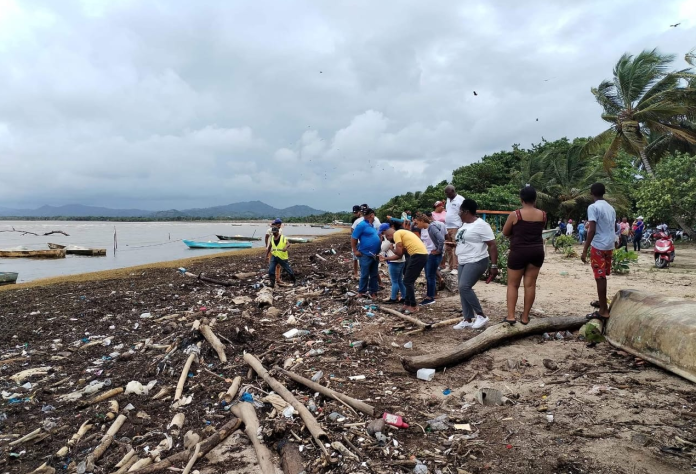 Hallan cadáver descompuesto en playa de Sabana de la Mar