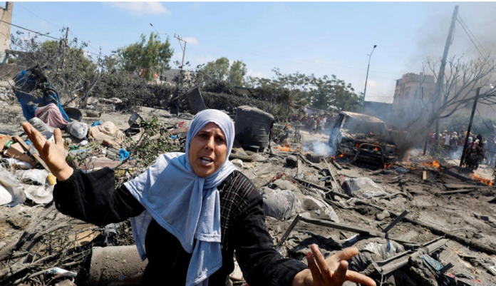 Al menos 71 muertos en Gaza por ataque israelí; dicen objetivo era jefe militar de Hamás