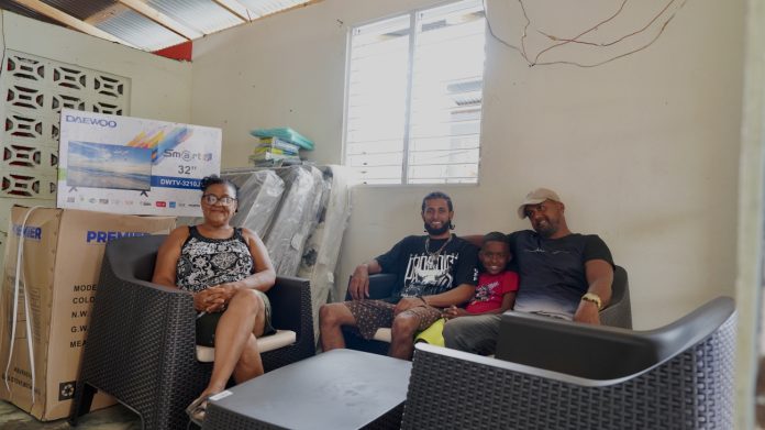 Disponen asistencia a familias afectadas por ventarrón en Salcedo