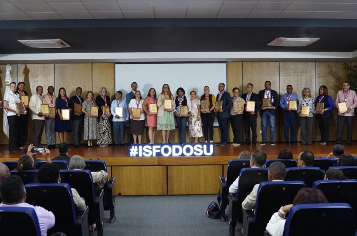 MINERD reconoce docentes del área de Ciencias Sociales que enseñan en centros públicos y privados