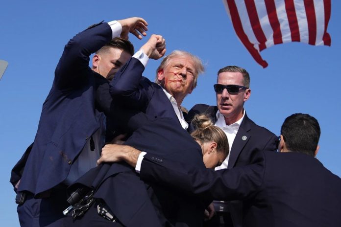 Intentaron asesinar a Donald Trump durante un acto de campaña en Pensilvania