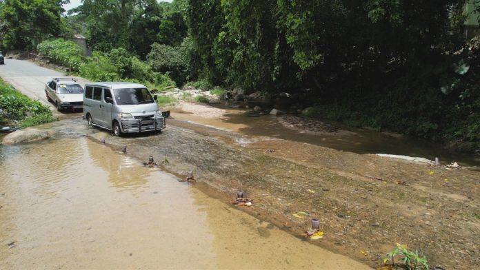 Comunitarios de Jamey reclaman obras le permitan comercializar los productos agrícolas que producen