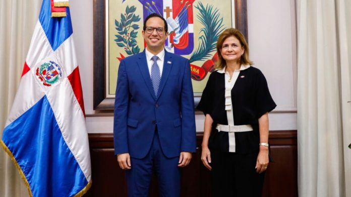 Sigmund Freund asume como nuevo ministro de Administración Pública
