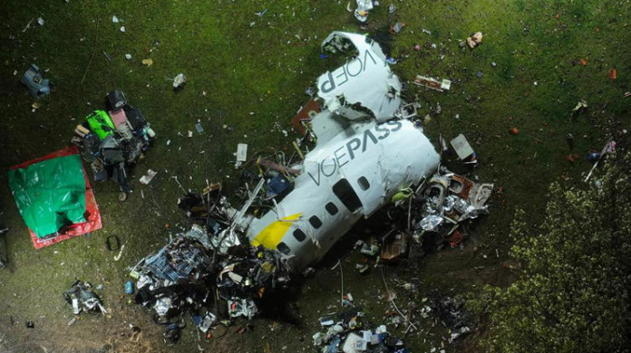 Aerolínea confirma que 62 personas murieron en accidente aéreo en Brasil