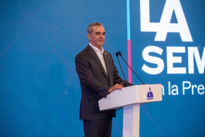 El presidente Abinader propone reducir los diputados de 190 a 137