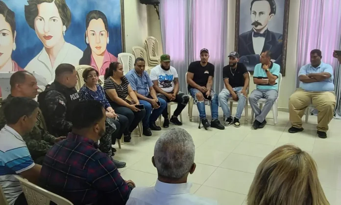 Levantan llamado a huelga en Salcedo tras acuerdo con autoridades locales