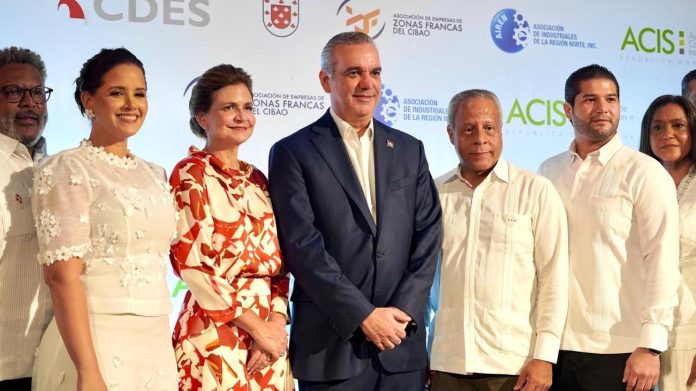 Presidente Luis Abinader reafirma compromiso con el desarrollo de Santiago y el Cibao